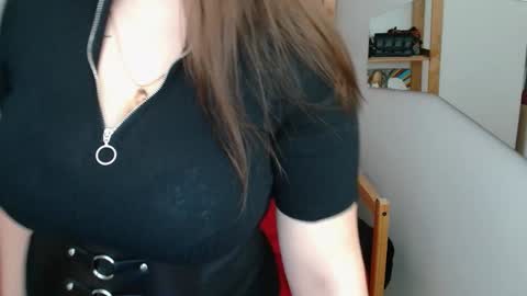 Leila online show from 10, 12, 2024