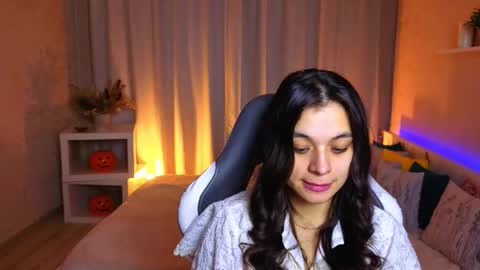 Snapshot of leila_cherry chatting on 15, 11, 2025 Leila online show from 15, 11, 2025