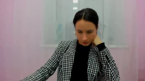 Snapshot of leilabloom chatting on 21, 1, 2025 leilabloom online show from 21, 1, 2025