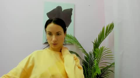 Snapshot of leilabloom chatting on 22, 1, 2025 leilabloom online show from 22, 1, 2025