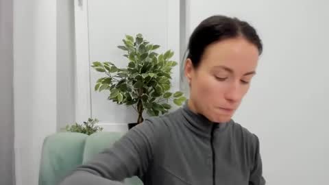 Snapshot of leilabloom chatting on 27, 1, 2025 leilabloom online show from 27, 1, 2025