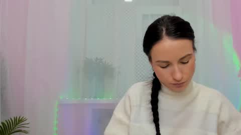 Snapshot of leilabloom chatting on 25, 2, 2025 leilabloom online show from 25, 2, 2025