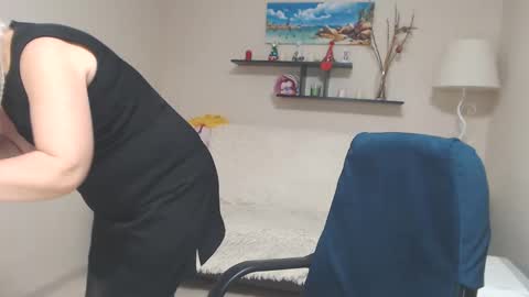 Snapshot of leilamays chatting on 5, 12, 2024 Leila Kinky online show from 5, 12, 2024