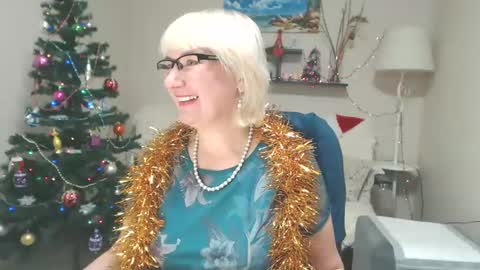 Snapshot of leilamays chatting on 23, 12, 2024 Leila Kinky online show from 23, 12, 2024