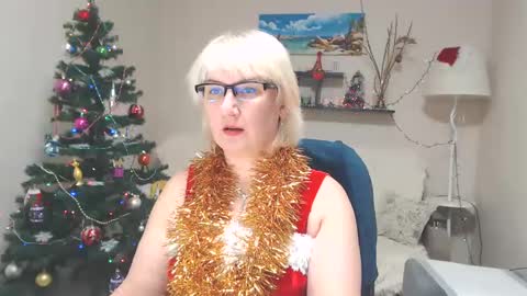 Snapshot of leilamays chatting on 25, 12, 2024 Leila Kinky online show from 25, 12, 2024