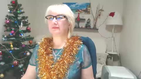 Snapshot of leilamays chatting on 28, 12, 2024 Leila Kinky online show from 28, 12, 2024