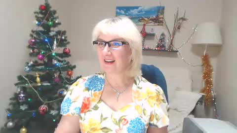 Snapshot of leilamays chatting on 11, 1, 2025 Leila Kinky online show from 11, 1, 2025