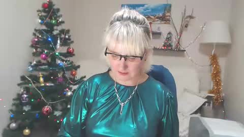 Snapshot of leilamays chatting on 12, 1, 2025 Leila Kinky online show from 12, 1, 2025