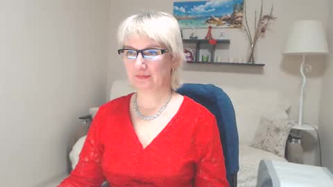Snapshot of leilamays chatting on 4, 2, 2025 Leila Kinky online show from 4, 2, 2025