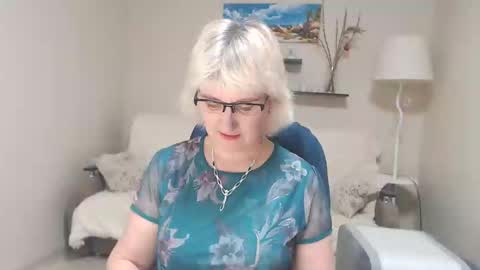 Snapshot of leilamays chatting on 7, 2, 2025 Leila Kinky online show from 7, 2, 2025