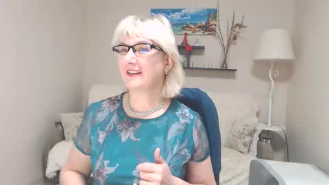 Snapshot of leilamays chatting on 8, 2, 2025 Leila Kinky online show from 8, 2, 2025