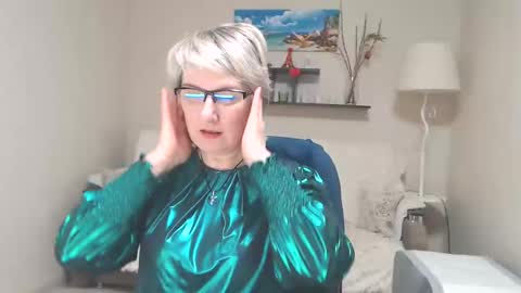 Snapshot of leilamays chatting on 19, 2, 2025 Leila Kinky online show from 19, 2, 2025