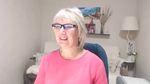 Snapshot of leilamays chatting on 25, 9, 2025 Leila Kinky online show from 25, 9, 2025