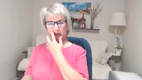 Leila Kinky online show from 17, 10, 2025