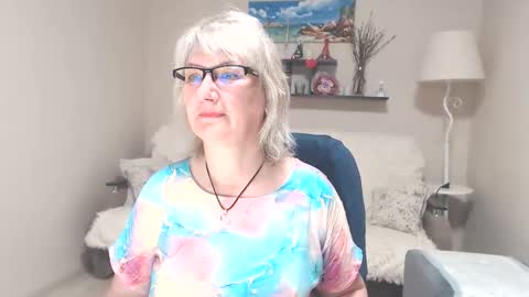 Snapshot of leilamays chatting on 11, 6, 2026 Leila Kinky online show from 11, 6, 2026