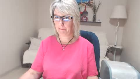 Snapshot of leilamays chatting on 11, 7, 2026 Leila Kinky online show from 11, 7, 2026