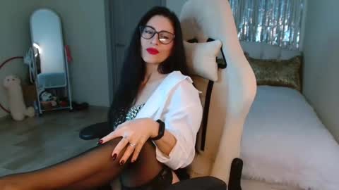 Snapshot of leilamurray chatting on 20, 2, 2025 leilamurray online show from 20, 2, 2025