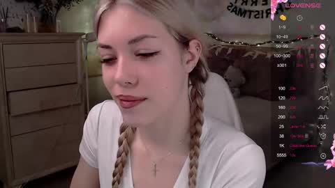 Snapshot of leilla_ntmu chatting on 8, 1, 2026 leilla_ntmu online show from 8, 1, 2026