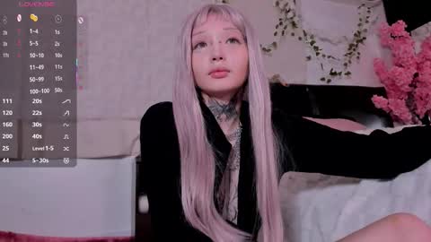 Snapshot of lein_bone chatting on 13, 10, 2025 Lein online show from 13, 10, 2025