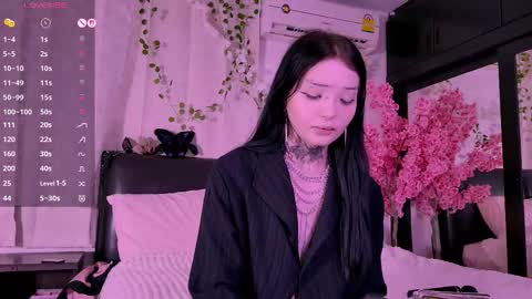 Snapshot of lein_bone chatting on 22, 10, 2025 Lein online show from 22, 10, 2025