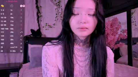 Snapshot of lein_bone chatting on 25, 10, 2025 Lein online show from 25, 10, 2025