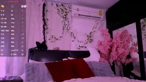 Snapshot of lein_bone chatting on 30, 10, 2025 Lein online show from 30, 10, 2025