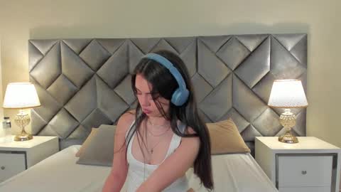 Leizathompson online show from 17, 9, 2025