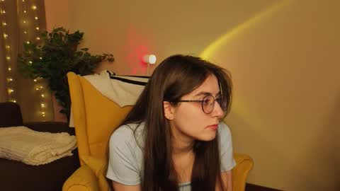 Snapshot of lekishaoderkirk chatting on 2, 10, 2025 Luna online show from 2, 10, 2025