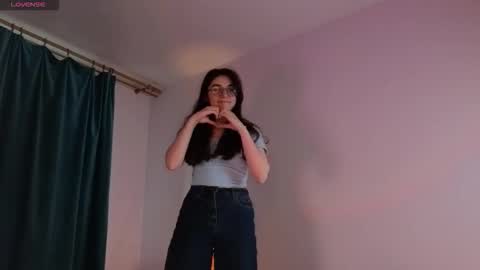 Snapshot of lekishaoderkirk chatting on 3, 10, 2025 Luna online show from 3, 10, 2025