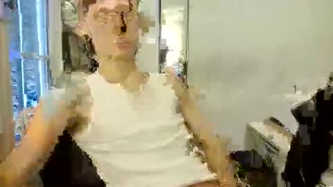 Snapshot of lelele44 chatting on 21, 10, 2025 lelele44 online show from 21, 10, 2025