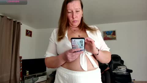 YOUR ELENA online show from 15, 1, 2025