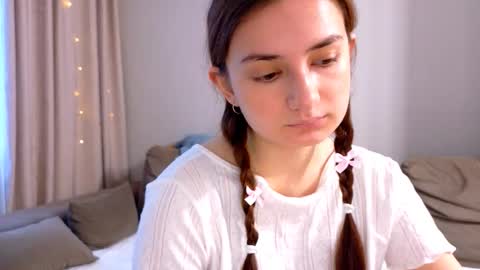 Snapshot of lelia_vibe chatting on 18, 11, 2025 Lelia online show from 18, 11, 2025