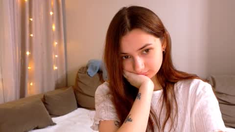 Snapshot of lelia_vibe chatting on 19, 12, 2025 Lelia online show from 19, 12, 2025