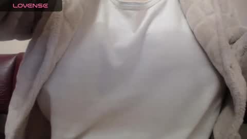 Snapshot of lenagolden chatting on 20, 2, 2025 lenagolden online show from 20, 2, 2025