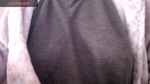 Snapshot of lenagolden chatting on 15, 10, 2025 lenagolden online show from 15, 10, 2025