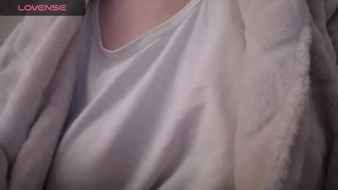 Snapshot of lenagolden chatting on 16, 10, 2025 lenagolden online show from 16, 10, 2025