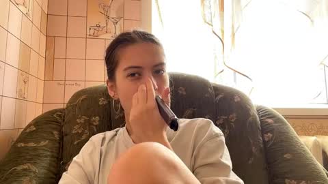 Hellomy name is Natalyits my first day here nice to meet you Give me 50 thumbs ups online show from 25, 4, 2026
