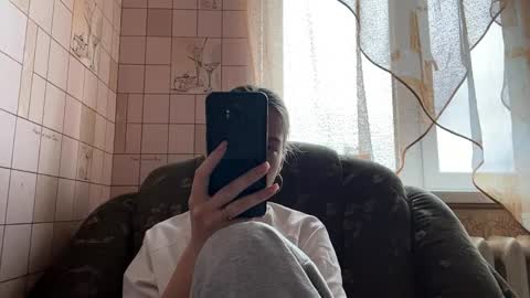 Hellomy name is Natalyits my first day here nice to meet you Give me 50 thumbs ups online show from 10, 5, 2026