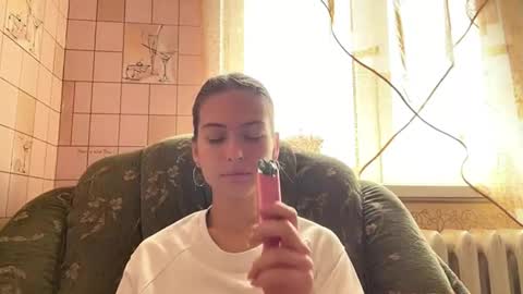 Hellomy name is Natalyits my first day here nice to meet you Give me 50 thumbs ups online show from 29, 5, 2026