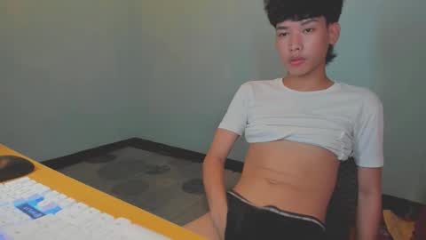 Snapshot of leo_hottiesexyasian chatting on 5, 10, 2025 Leo online show from 5, 10, 2025