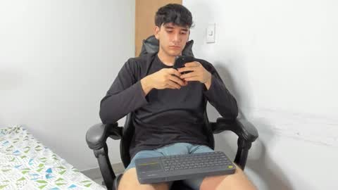 Snapshot of leo_jones389 chatting on 16, 9, 2025 Leo Jones online show from 16, 9, 2025