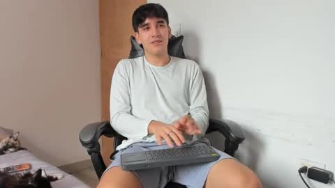 Snapshot of leo_jones389 chatting on 17, 9, 2025 Leo Jones online show from 17, 9, 2025