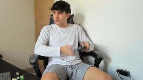 Snapshot of leo_jones389 chatting on 23, 9, 2025 Leo Jones online show from 23, 9, 2025