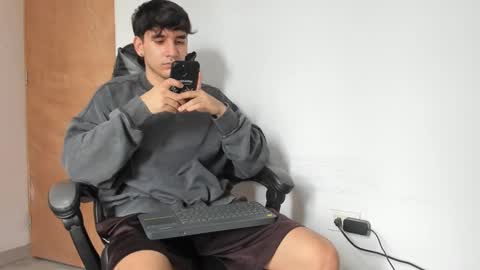 Snapshot of leo_jones389 chatting on 24, 9, 2025 Leo Jones online show from 24, 9, 2025