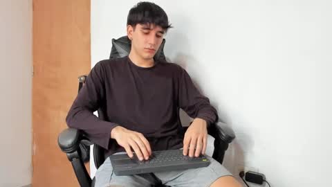 Snapshot of leo_jones389 chatting on 25, 9, 2025 Leo Jones online show from 25, 9, 2025