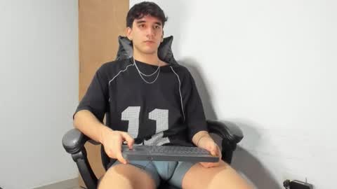 Snapshot of leo_jones389 chatting on 27, 9, 2025 Leo Jones online show from 27, 9, 2025