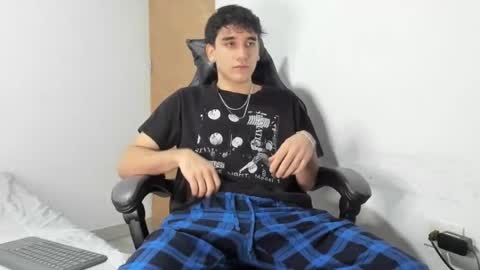 Snapshot of leo_jones389 chatting on 3, 10, 2025 Leo Jones online show from 3, 10, 2025