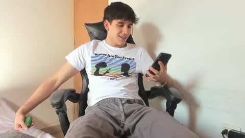 Snapshot of leo_jones389 chatting on 3, 10, 2025 Leo Jones online show from 3, 10, 2025