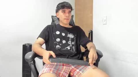 Snapshot of leo_jones389 chatting on 21, 10, 2025 Leo Jones online show from 21, 10, 2025