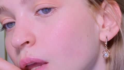 Snapshot of leo_lulu chatting on 3, 12, 2024 Ashly online show from 3, 12, 2024